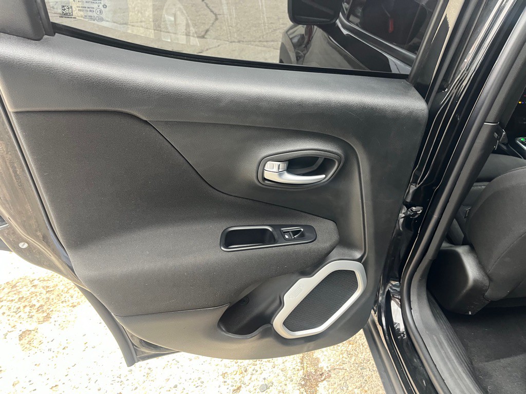 2018 Jeep Renegade Image 14