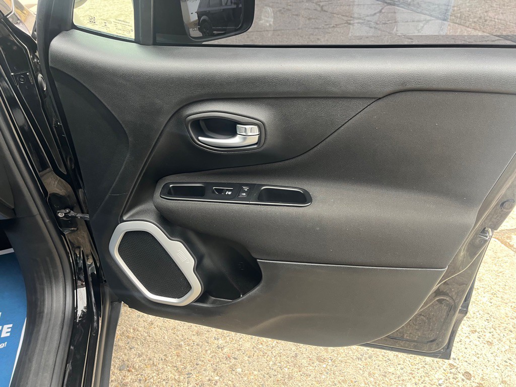 2018 Jeep Renegade Image 17