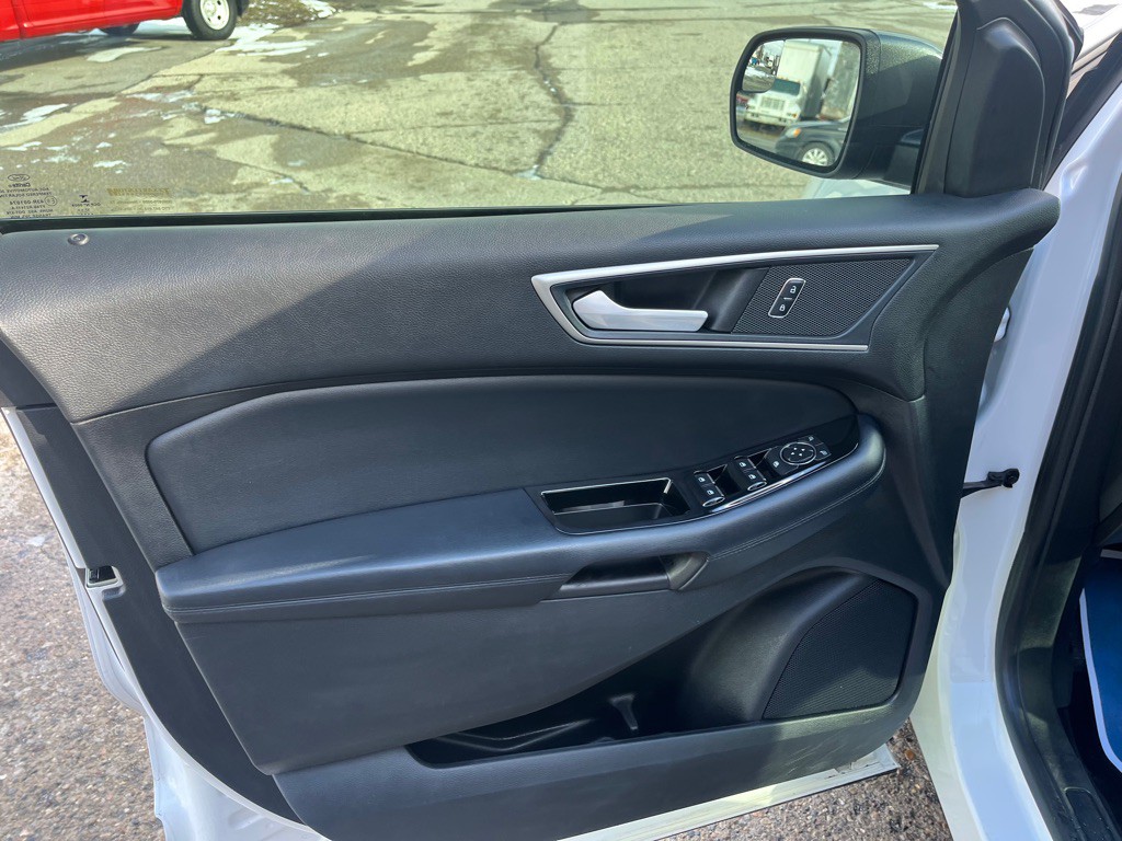 2018 Ford Edge Image 12