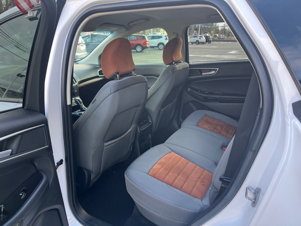 2018 Ford Edge Image 13