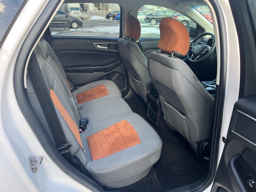 2018 Ford Edge Image 19