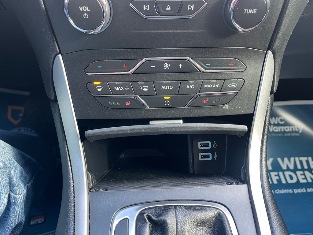 2018 Ford Edge Image 36
