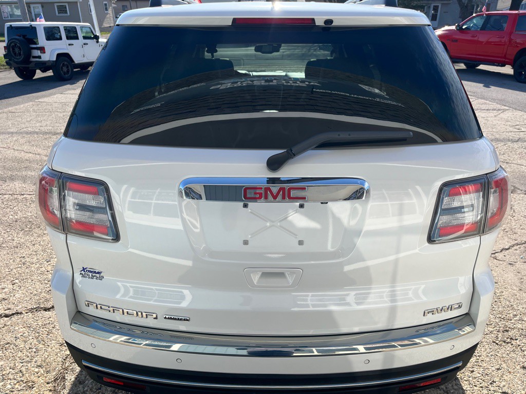 2017 GMC Acadia Image 7