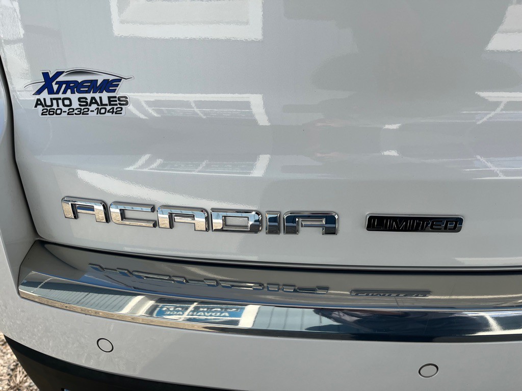 2017 GMC Acadia Image 32