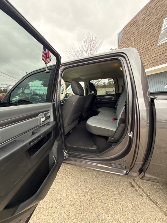 2021 RAM 1500 Image 24