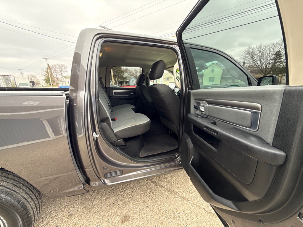 2021 RAM 1500 Image 28
