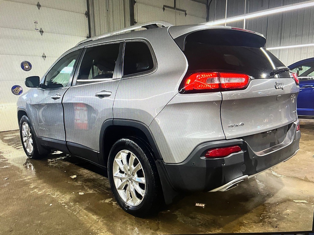 2015 Jeep Cherokee Image 2