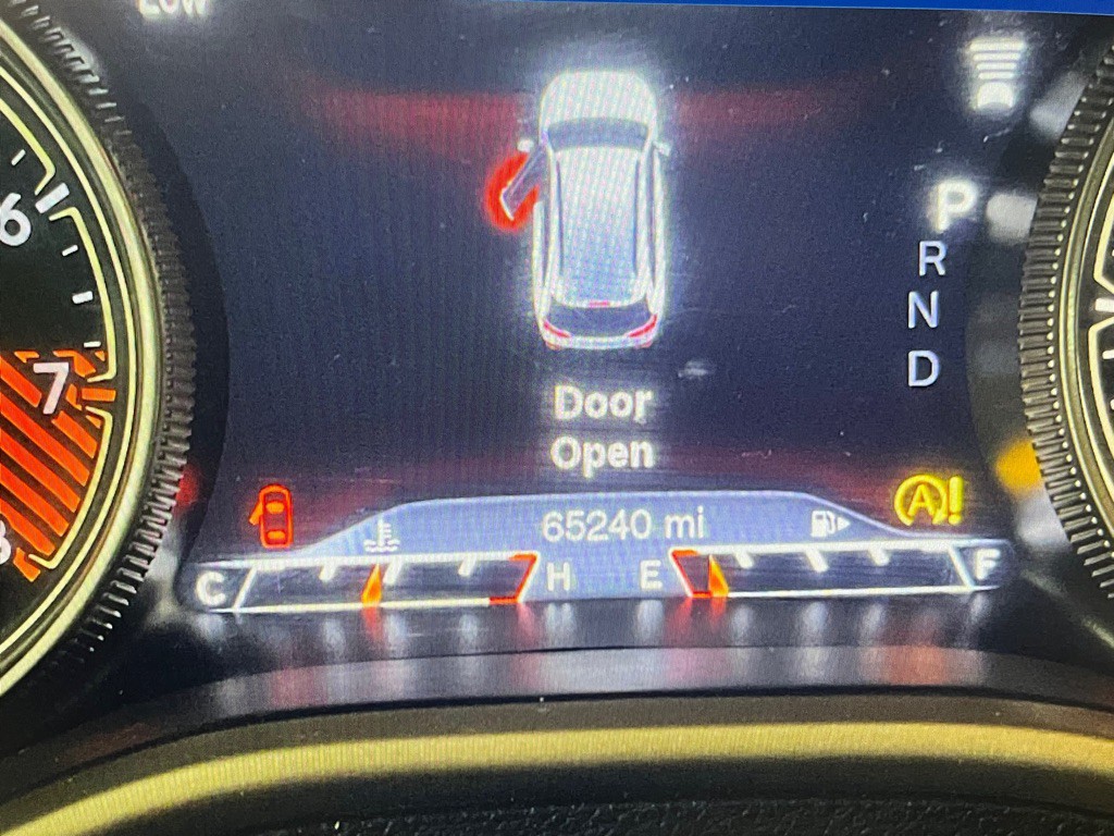 2015 Jeep Cherokee Image 8