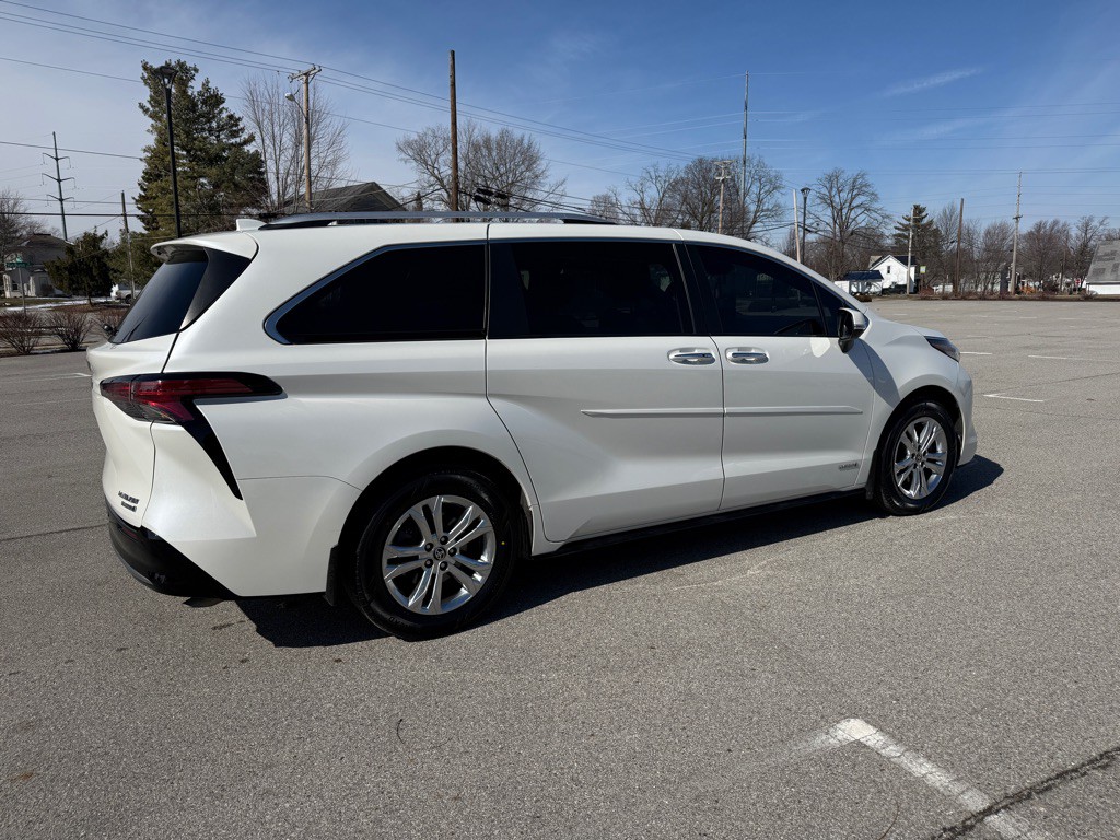 2021 Toyota Sienna Image 6