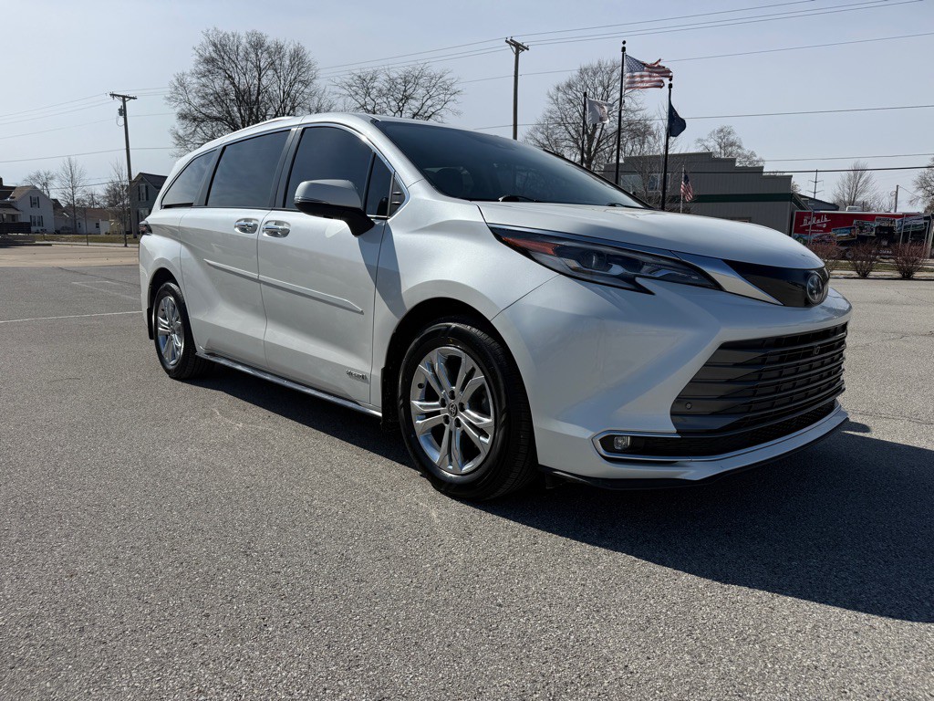 2021 Toyota Sienna Image 8