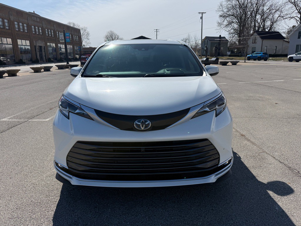 2021 Toyota Sienna Image 10