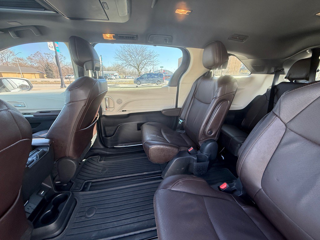 2021 Toyota Sienna Image 17