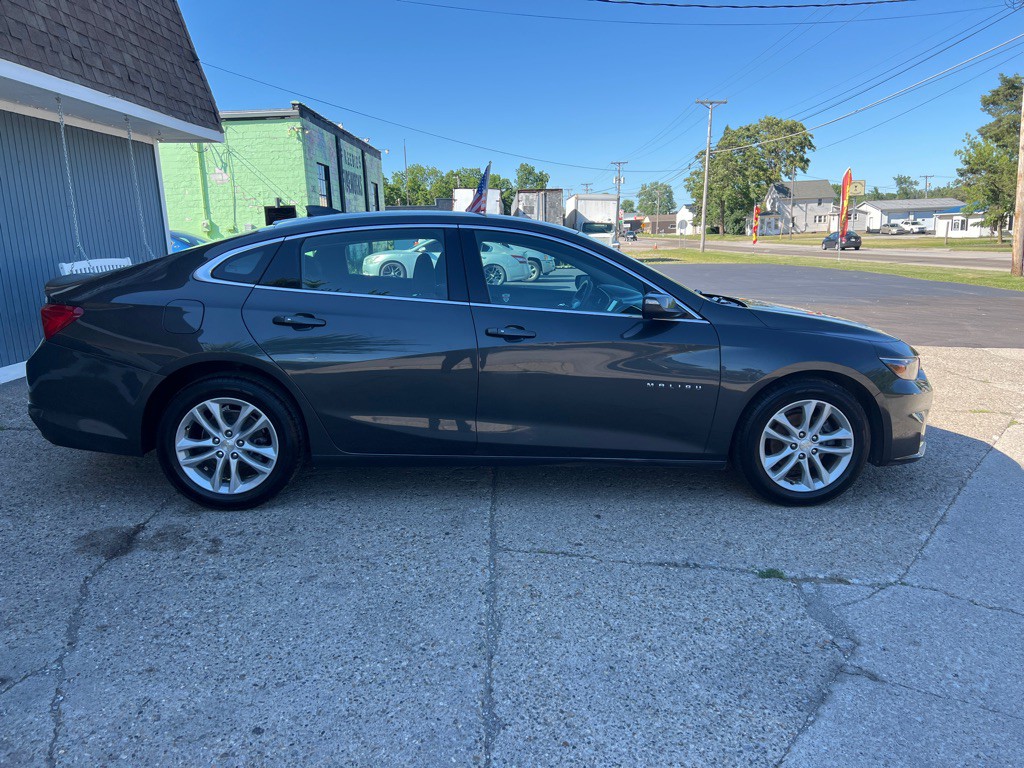 2017 Chevrolet Malibu Image 9