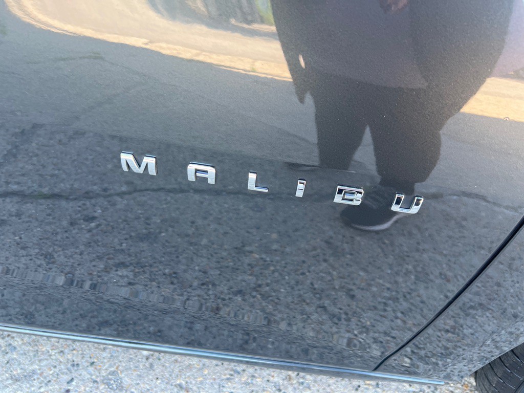 2017 Chevrolet Malibu Image 12