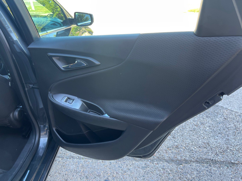 2017 Chevrolet Malibu Image 19