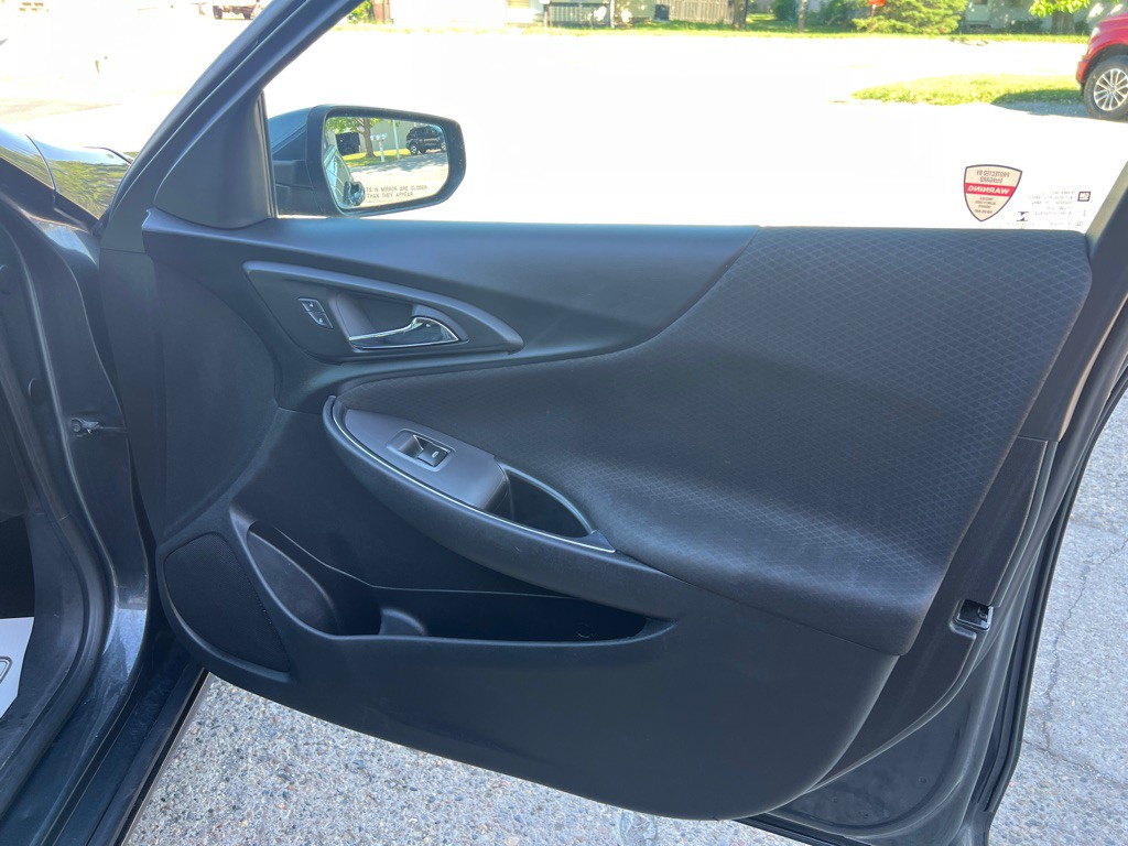 2017 Chevrolet Malibu Image 21