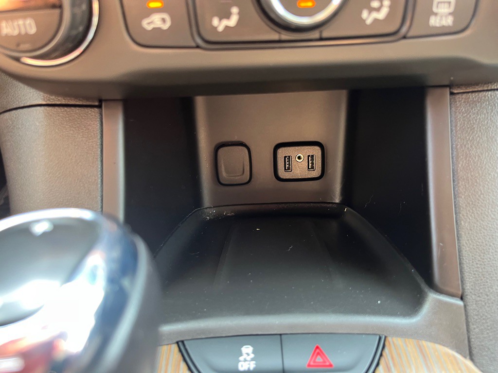 2018 GMC Acadia Image 40