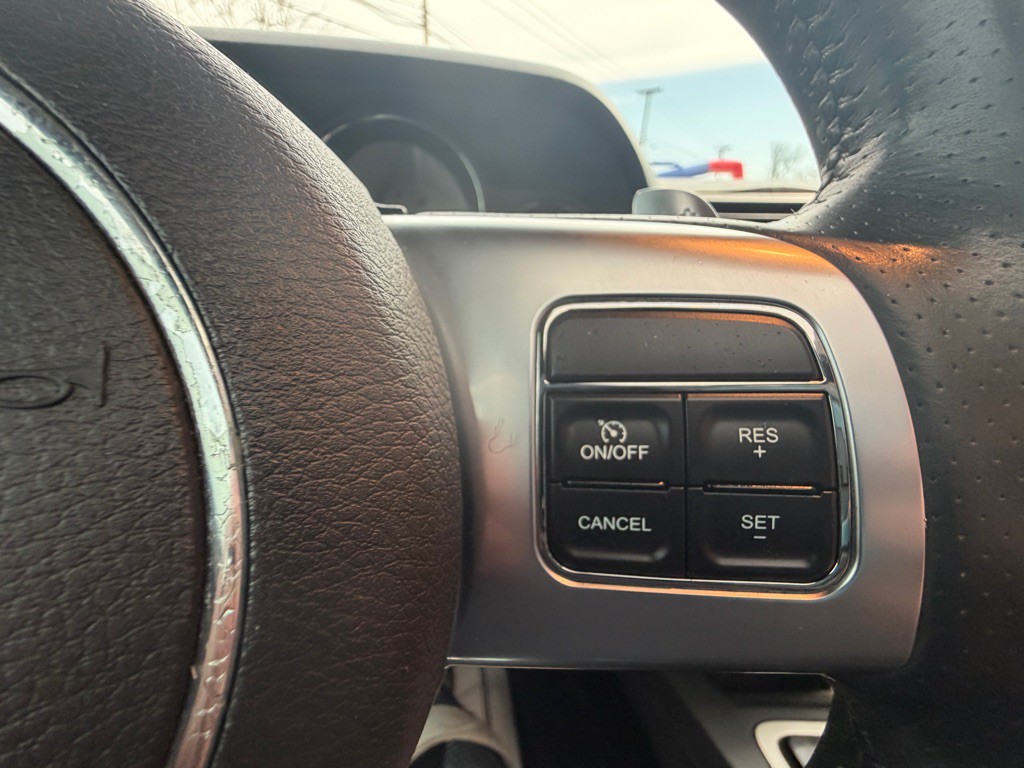 2012 Dodge Challenger Image 16
