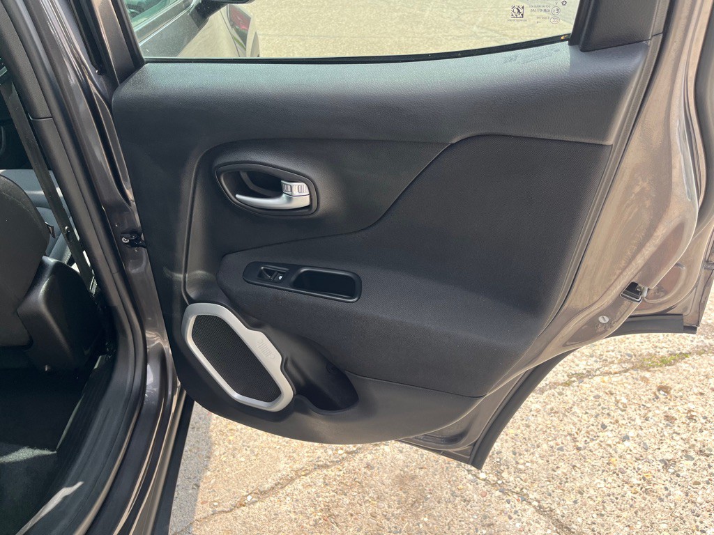 2018 Jeep Renegade Image 19