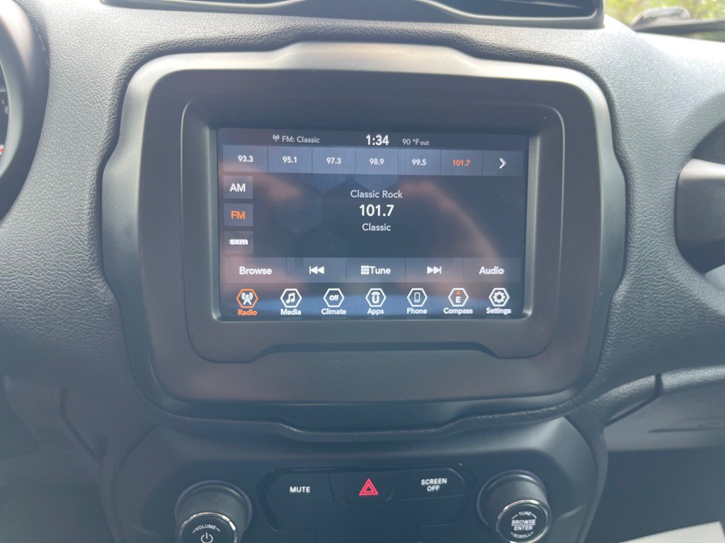 2018 Jeep Renegade Image 32