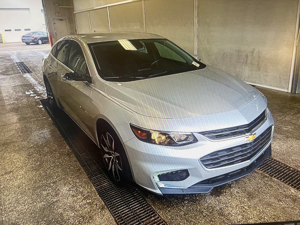 2017 Chevrolet Malibu Image 3