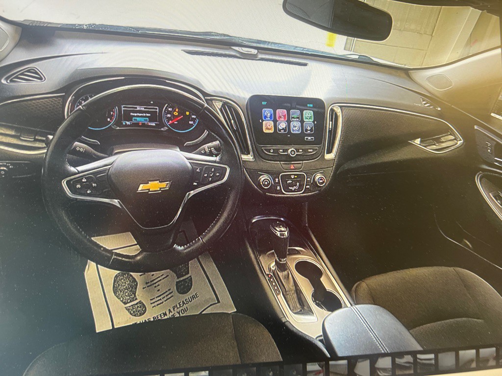 2017 Chevrolet Malibu Image 5