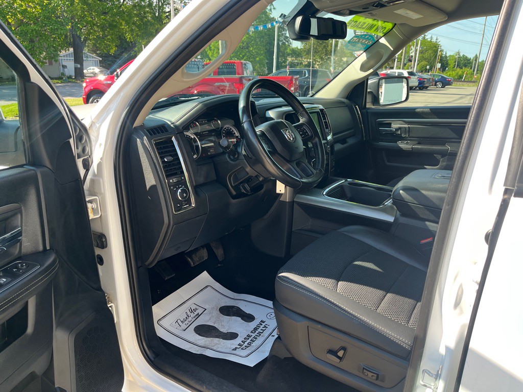 2016 RAM 1500 Image 12