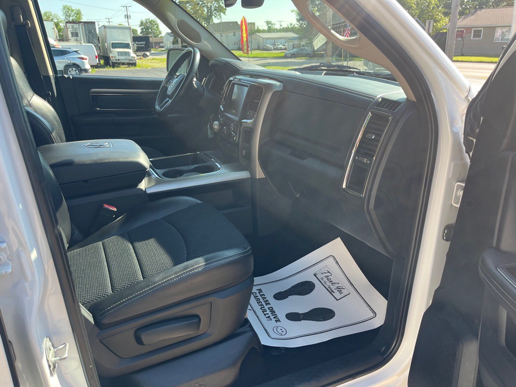 2016 RAM 1500 Image 17