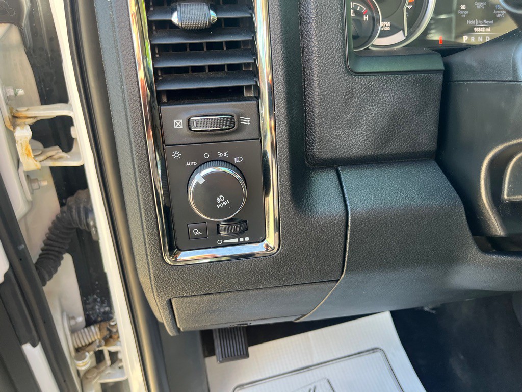 2016 RAM 1500 Image 35