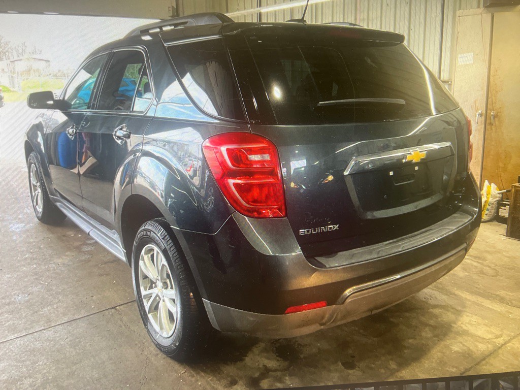 2017 Chevrolet Equinox Image 2