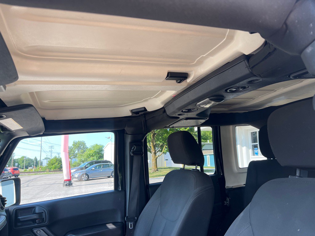 2017 Jeep Wrangler Unlimited Image 16