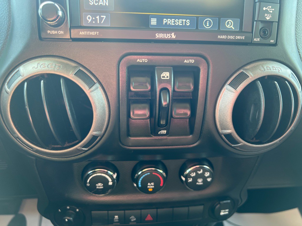 2017 Jeep Wrangler Unlimited Image 34