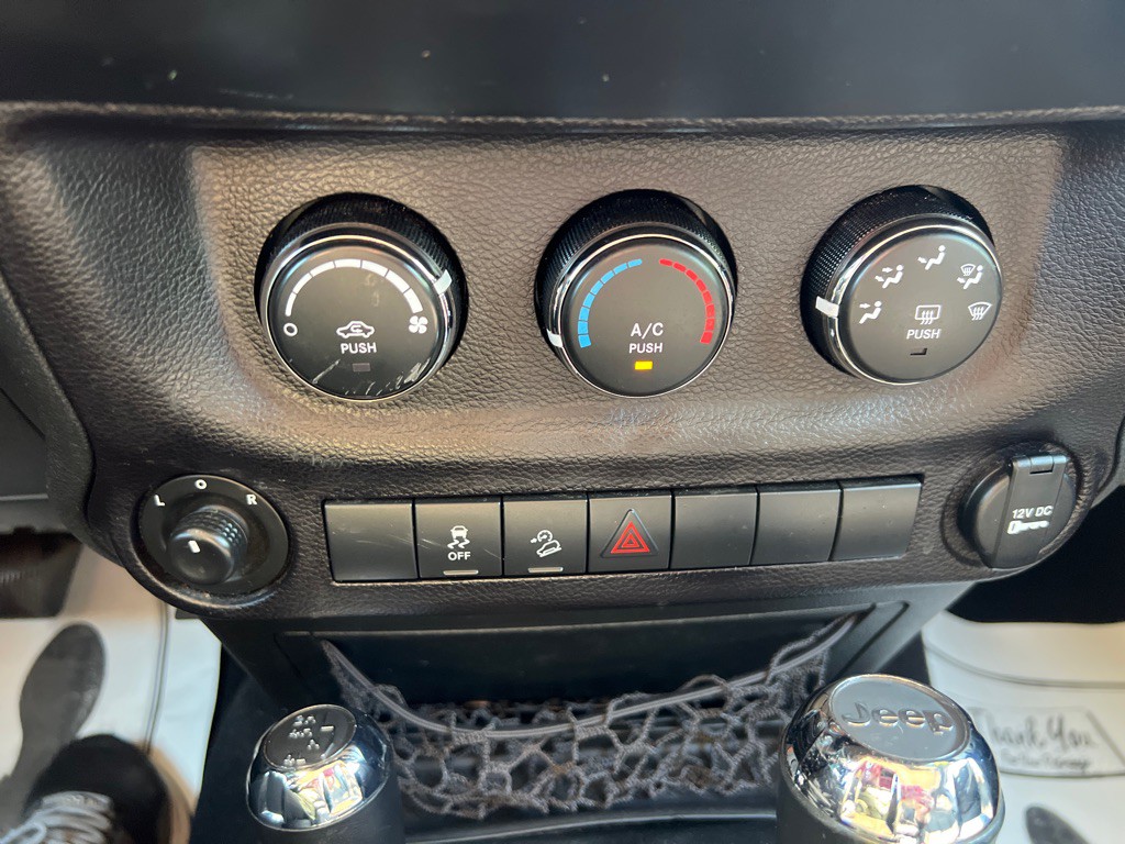 2017 Jeep Wrangler Unlimited Image 35