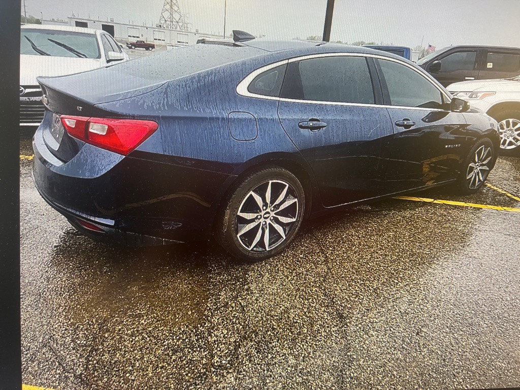 2017 Chevrolet Malibu Image 3