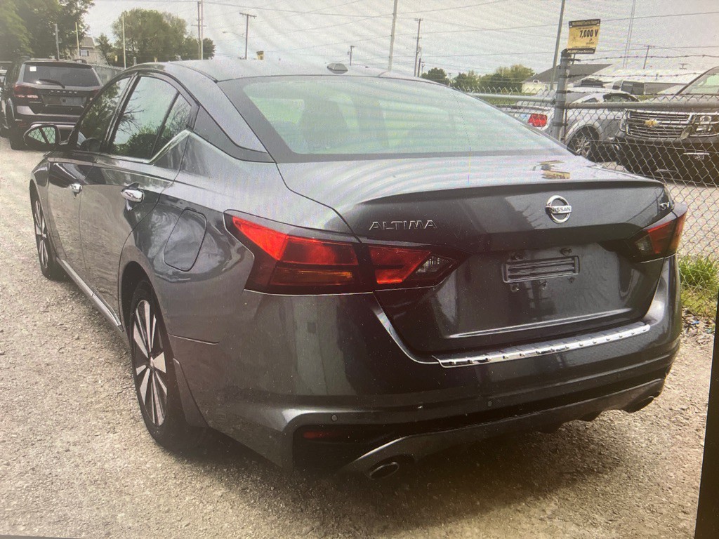 2020 Nissan Altima Image 2