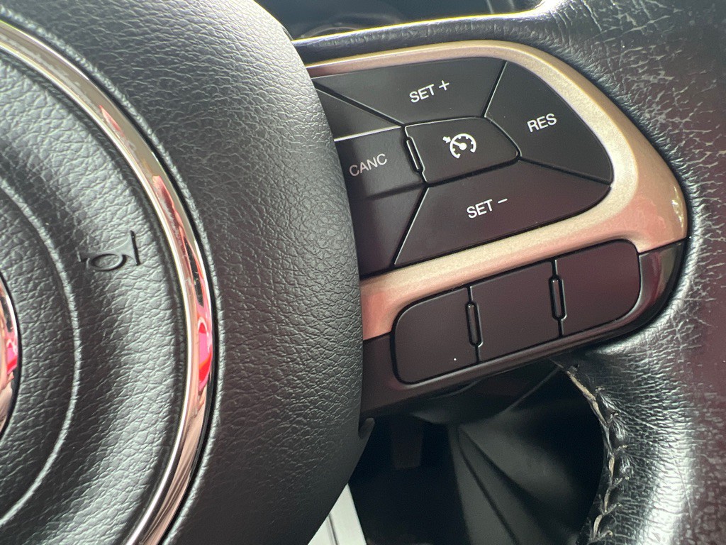 2017 Jeep Renegade Image 31