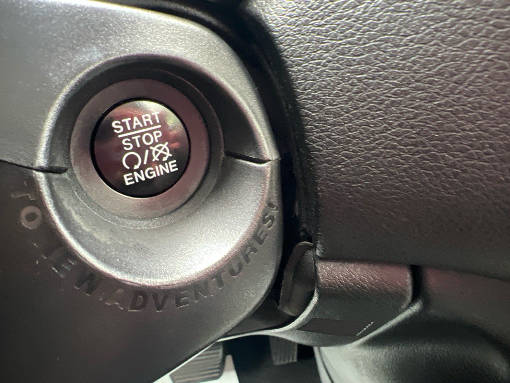 2017 Jeep Renegade Image 32