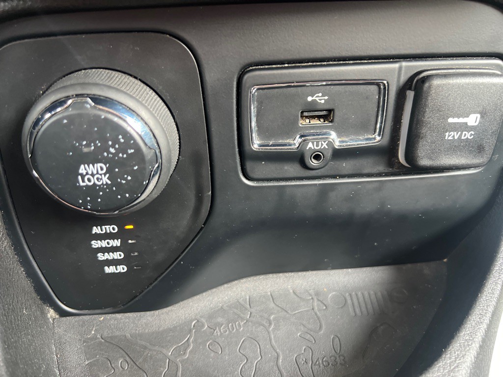 2017 Jeep Renegade Image 36