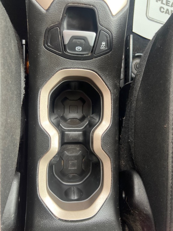 2017 Jeep Renegade Image 38