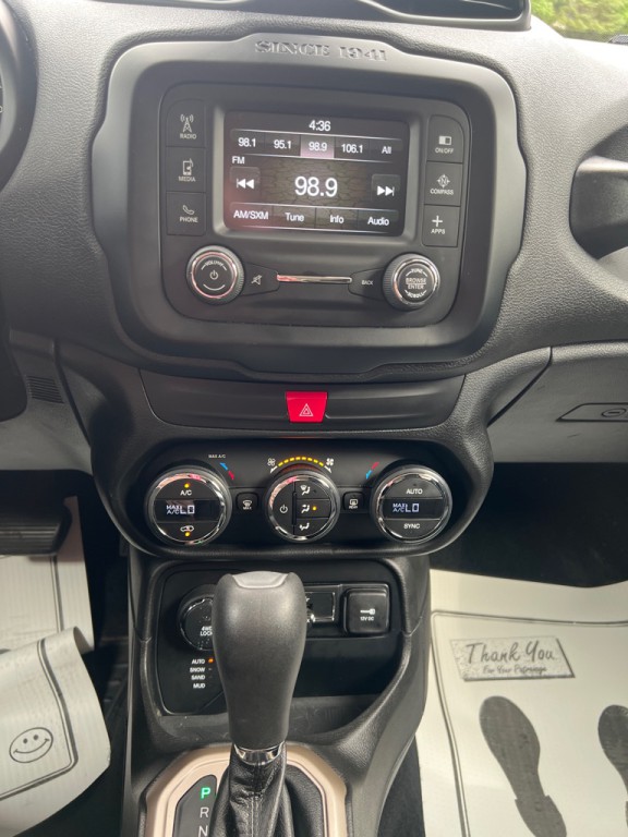 2017 Jeep Renegade Image 39