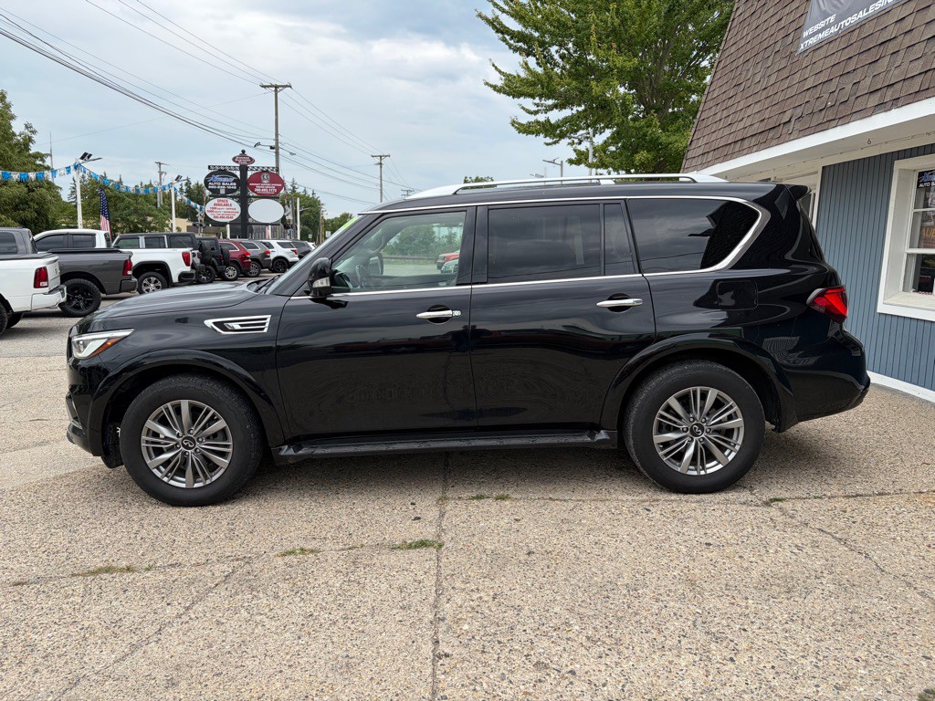2021 INFINITI QX80 Image 9