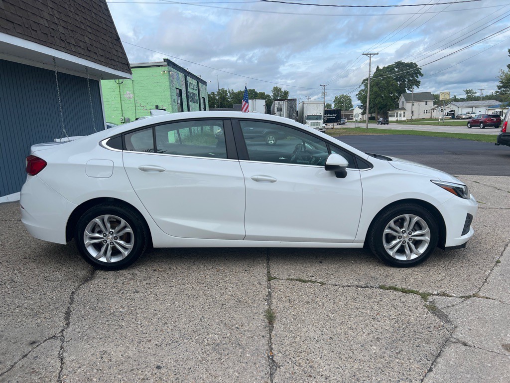 2019 Chevrolet Cruze Image 10