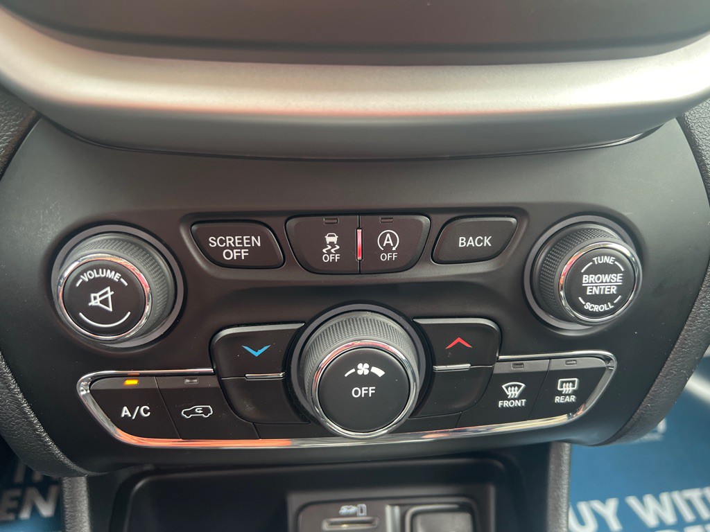 2016 Jeep Cherokee Image 37