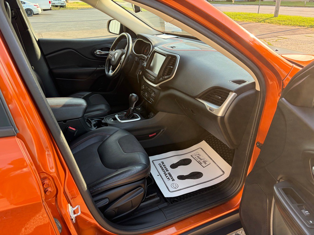 2015 Jeep Cherokee Image 17