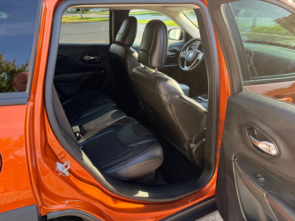 2015 Jeep Cherokee Image 19