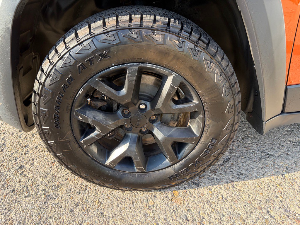 2015 Jeep Cherokee Image 22