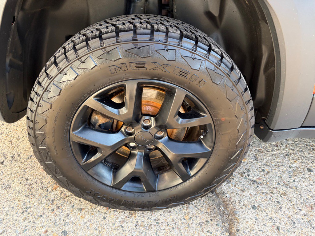 2015 Jeep Cherokee Image 24