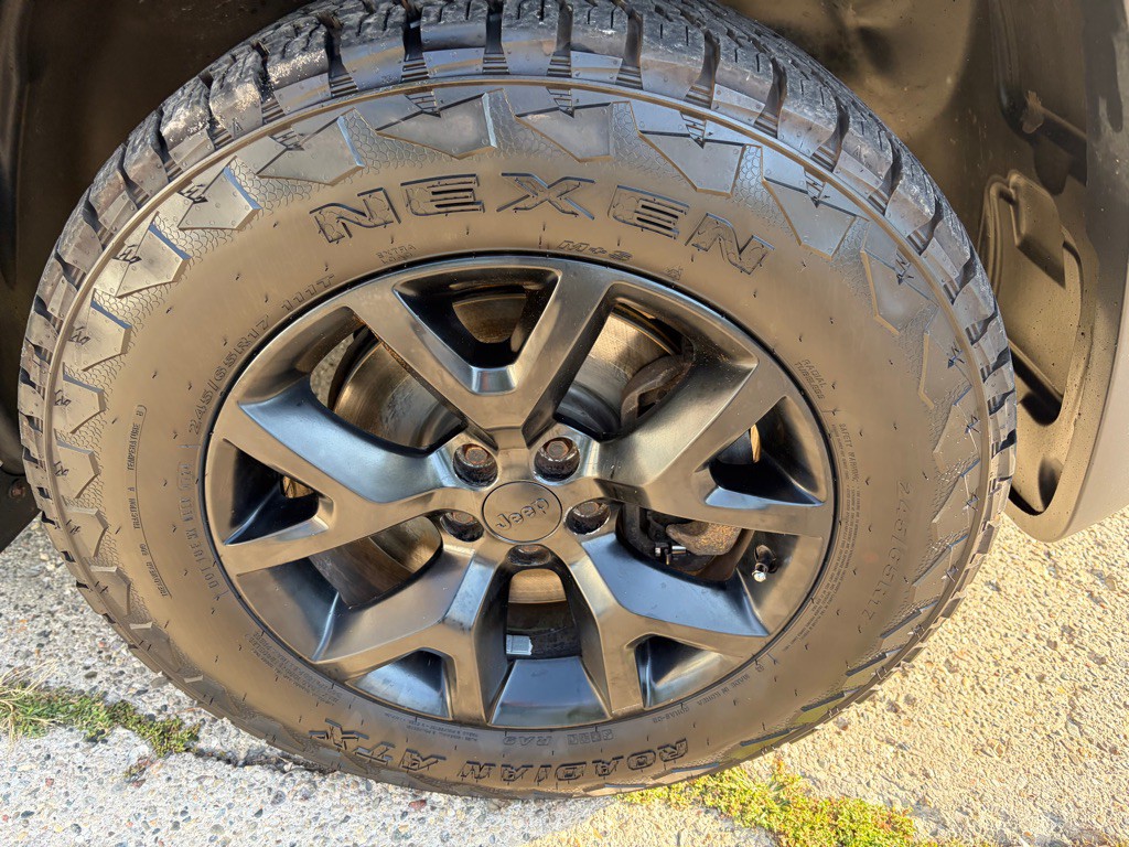 2015 Jeep Cherokee Image 25