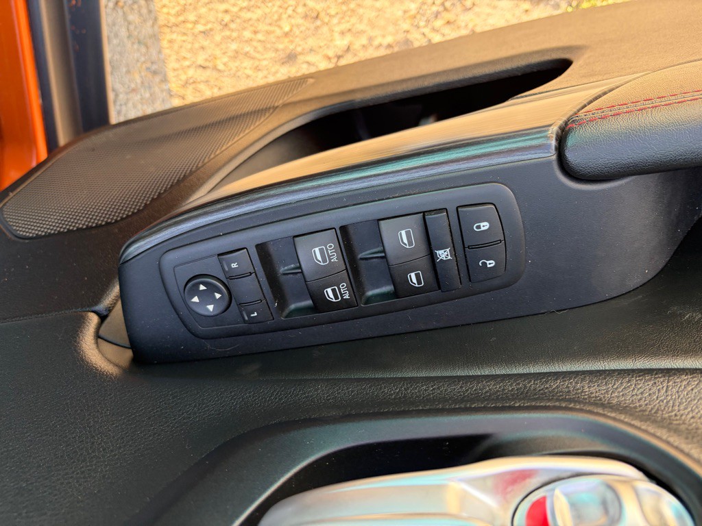 2015 Jeep Cherokee Image 32