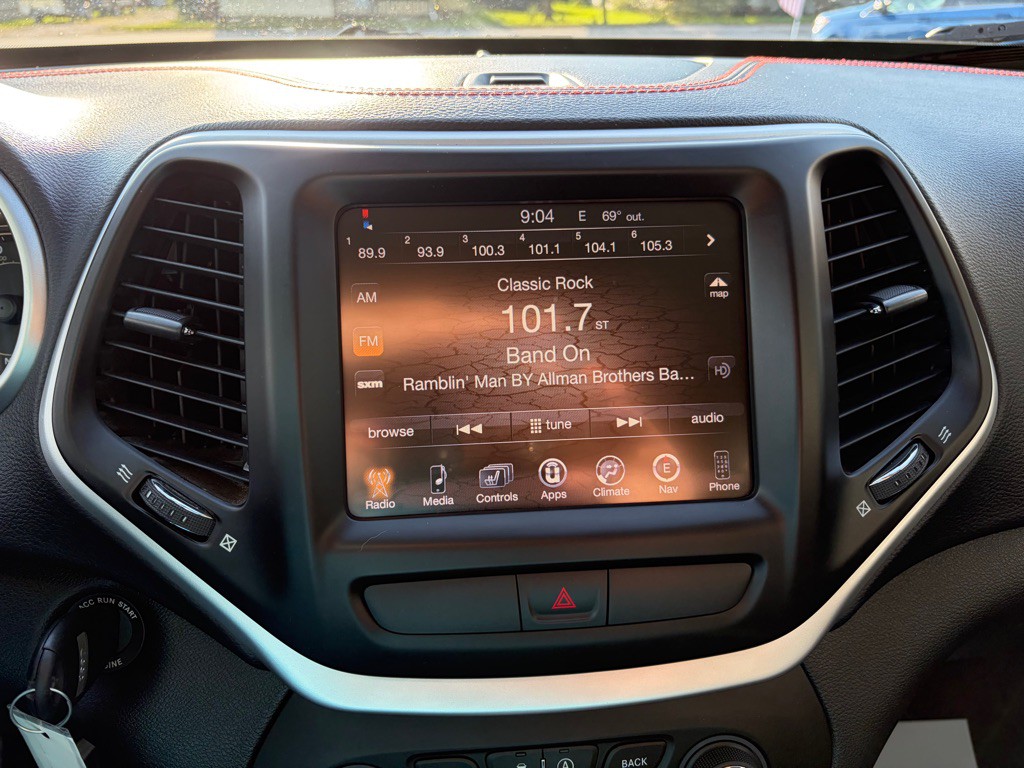 2015 Jeep Cherokee Image 34